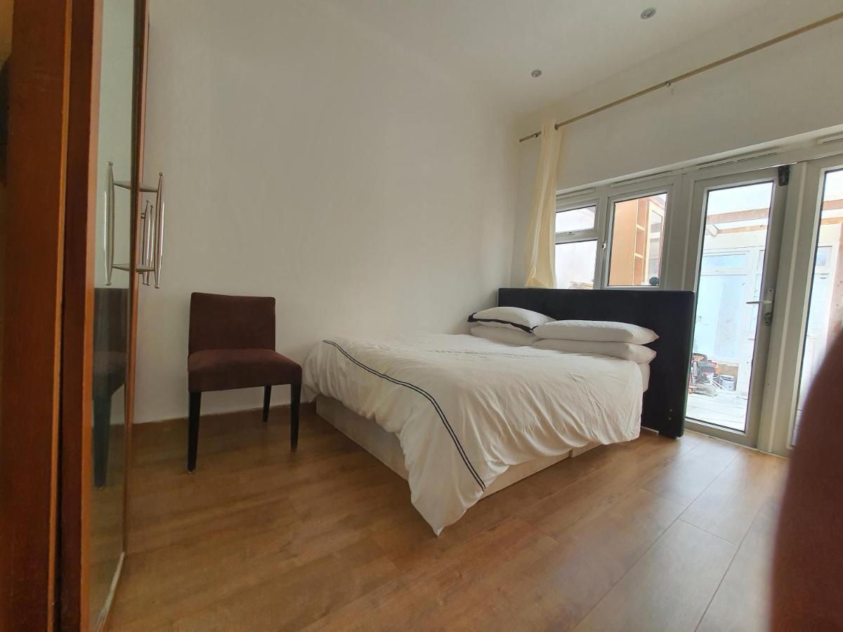 Private Room- Direct Travel Central/ Heathrow Londen Buitenkant foto
