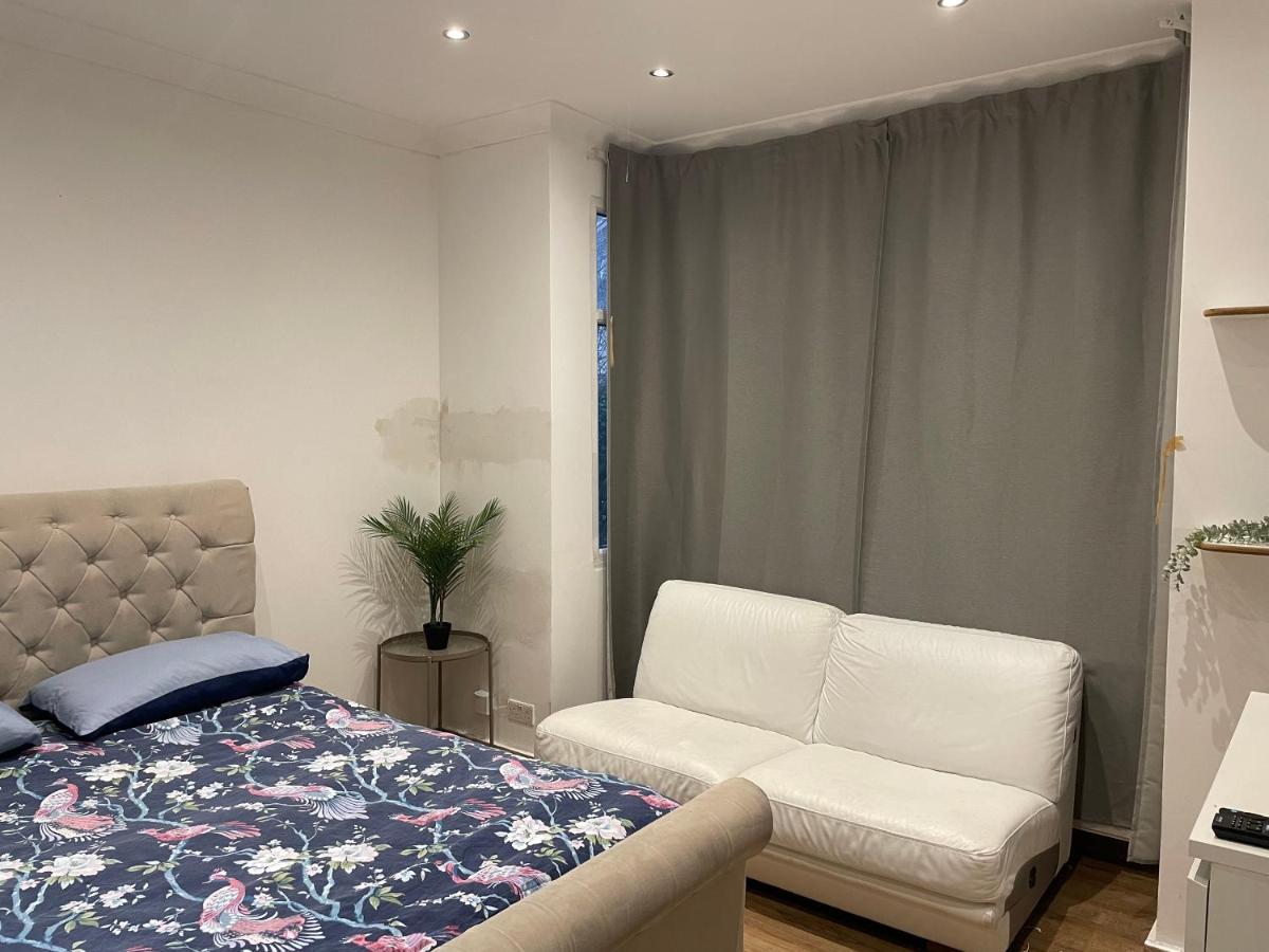 Private Room- Direct Travel Central/ Heathrow Londen Buitenkant foto