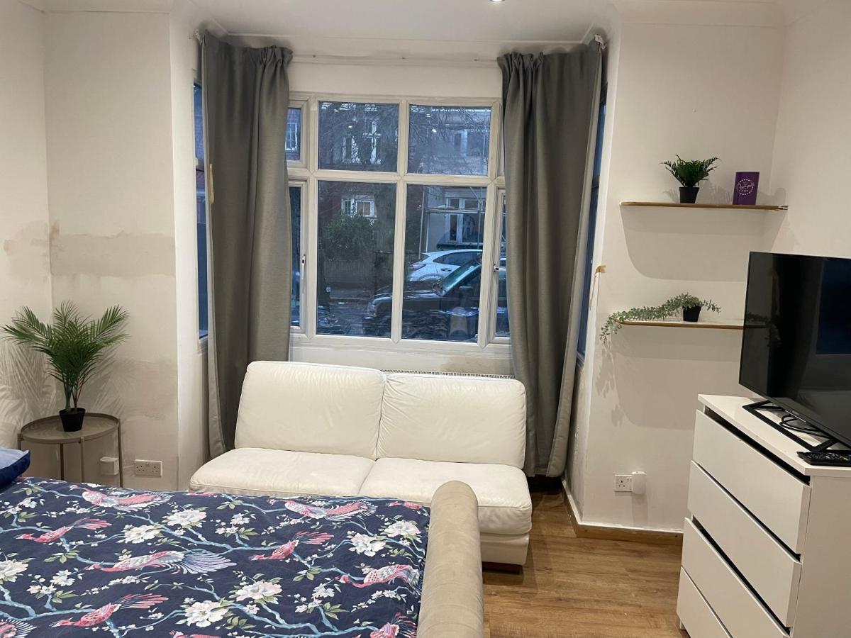 Private Room- Direct Travel Central/ Heathrow Londen Buitenkant foto